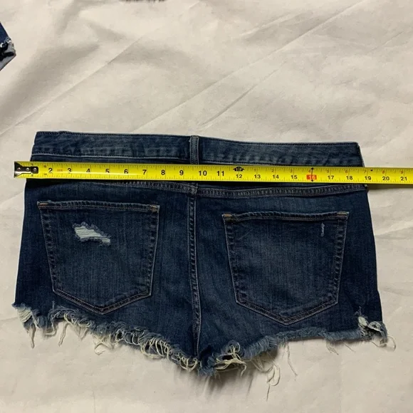 Express jean shorts - Picture 7 of 9